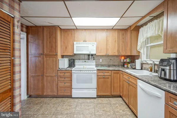 170 DEVON DR