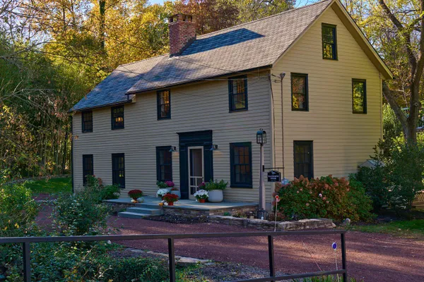 6163 CARVERSVILLE RD