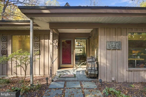 505 HEMLOCK DR