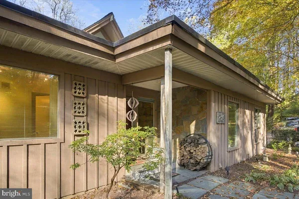 505 HEMLOCK DR
