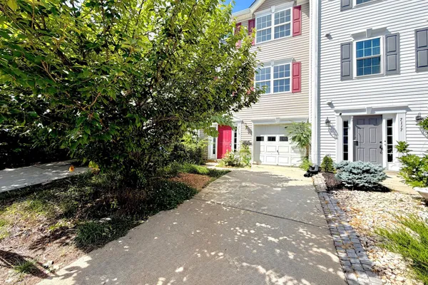 7119 WYTHEVILLE CIR