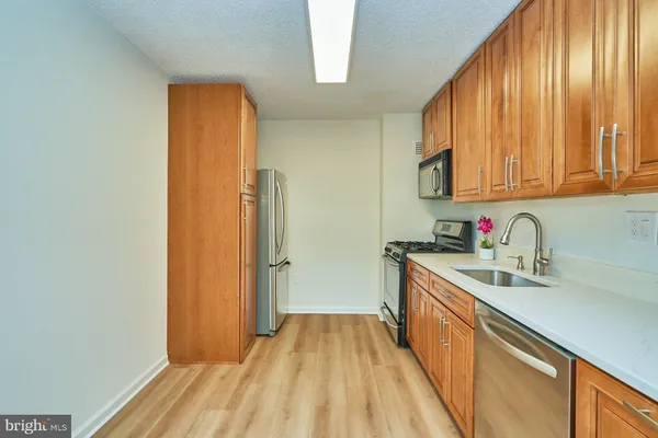 1225 MARTHA CUSTIS DR 810
