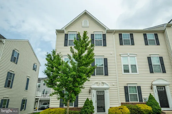 325 SCHMIDT RD