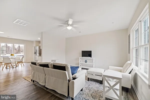 121 METCALF RD