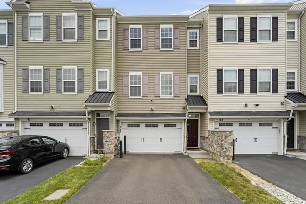 145 MERCER CT