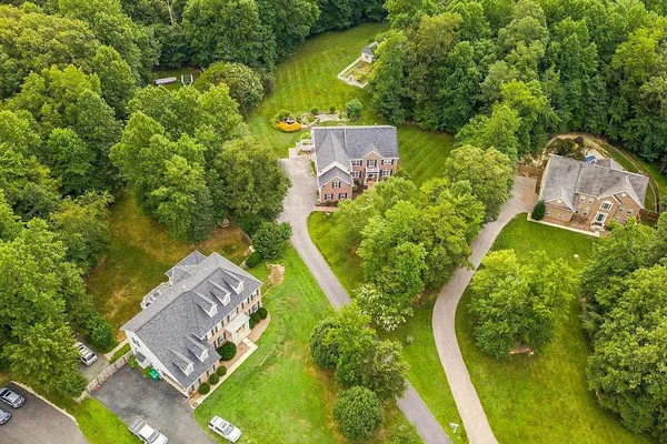 8085 NORWICH CT