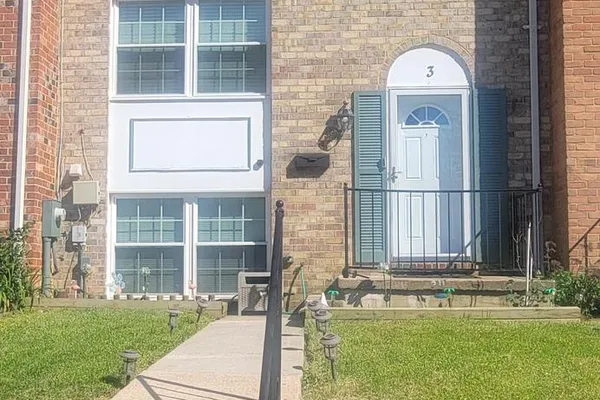 3 SUMMIT GREEN CT