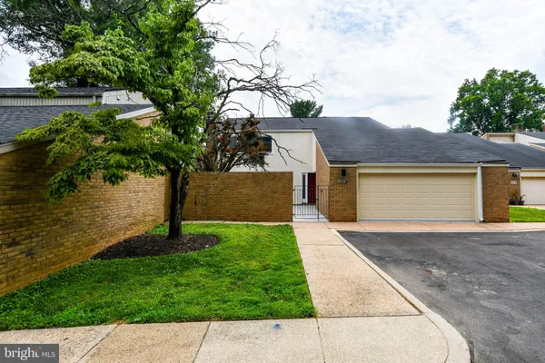 19104 ROMAN WAY