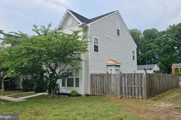 5200 DRAKES CT