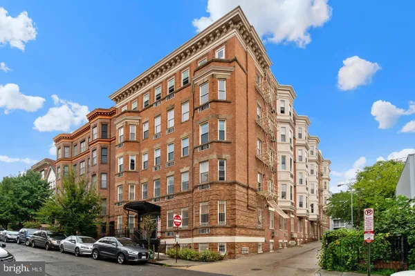 1415 CHAPIN ST 204
