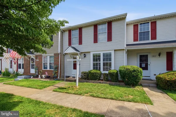 845 OAK LEAF CT