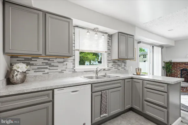 10955 BEECHWOOD CT