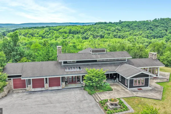 76 ZEHNER LN