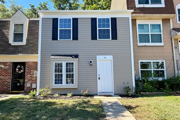 16 CHINABERRY LN