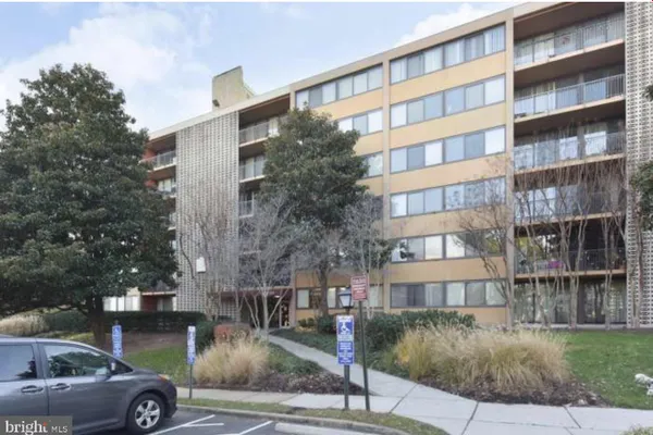 16 S VAN DORN ST 607