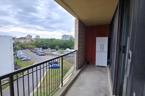 16 S VAN DORN ST 607