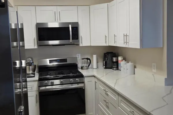 16 S VAN DORN ST 607