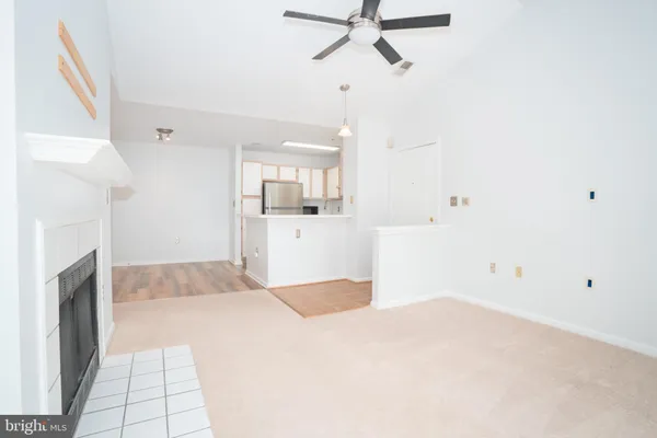 4406 SILVERBROOK LN J302