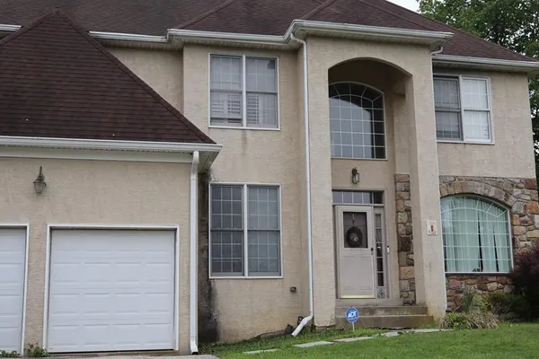 1 KATHRYN LN