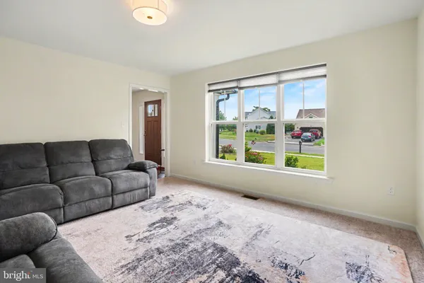 23 ESSEX DR
