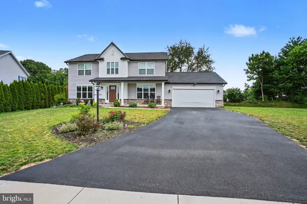 23 ESSEX DR