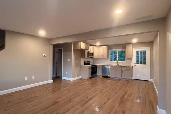 839 HARTMAN AVE