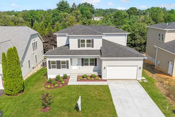 211 PRINCESS CAROLINE CT