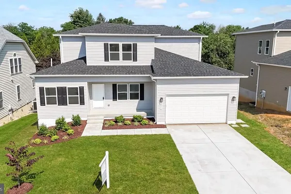 211 PRINCESS CAROLINE CT