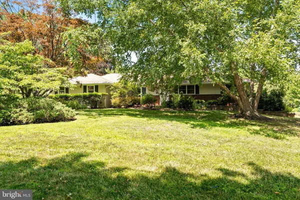 18 EDGEWOOD RD