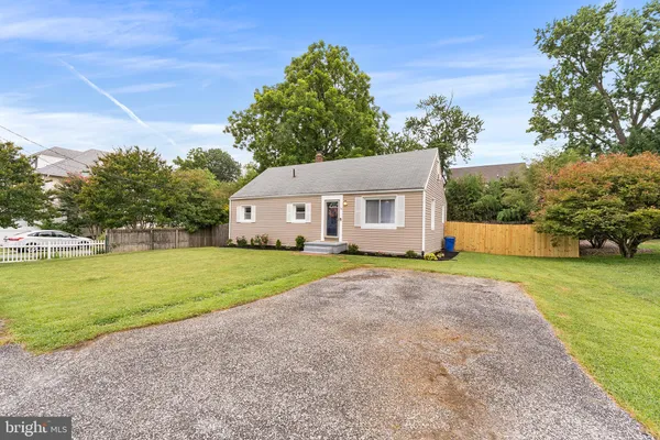 14 GIBBONS BLVD