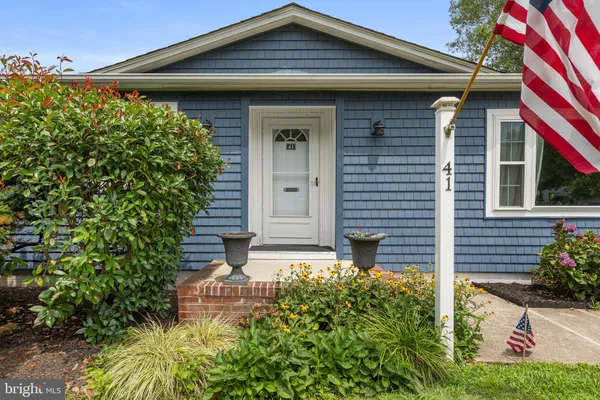 41 BEECHWOOD AVE