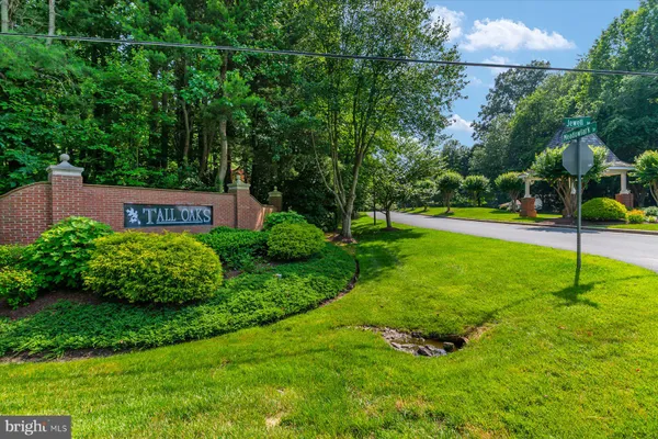 6420 MEADOWLARK DR