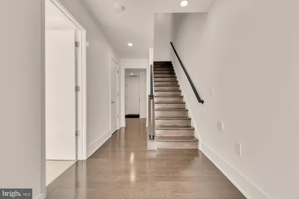 142 WINSOME CIR
