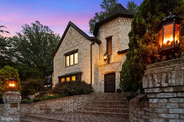 10217 CEDAR POND DR