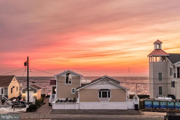 119 BEACH AVE
