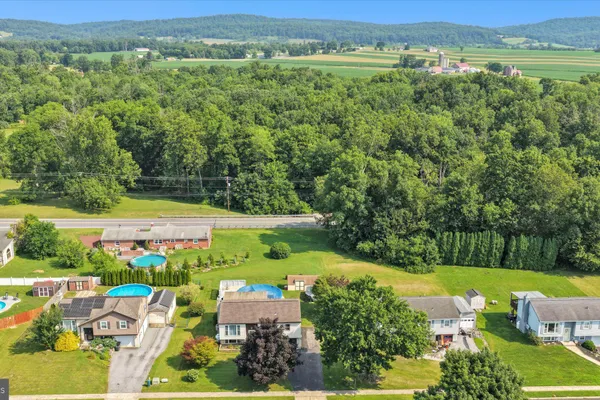 47 CARRIAGE CIR