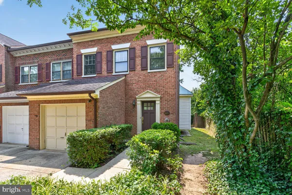 6050 ESTATES DR