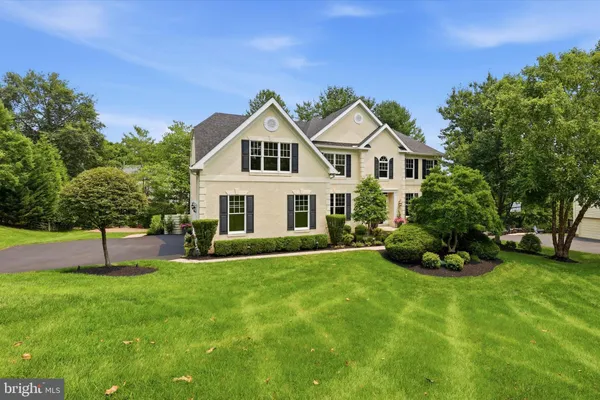 16 HEATHER WAY
