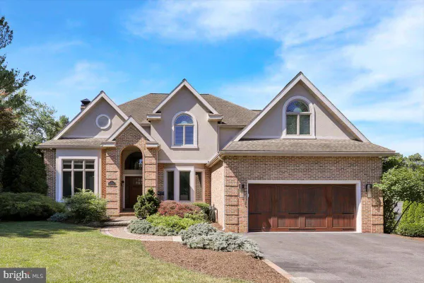 4 TANAGER DR