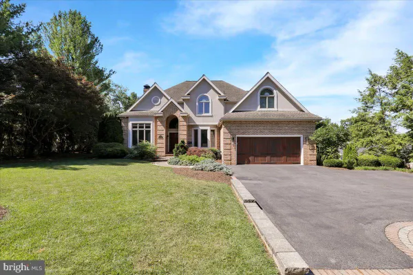 4 TANAGER DR