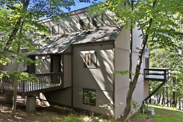 126 CROSS COUNTRY LN