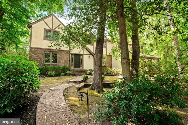 1 HIDDEN ACRES DR