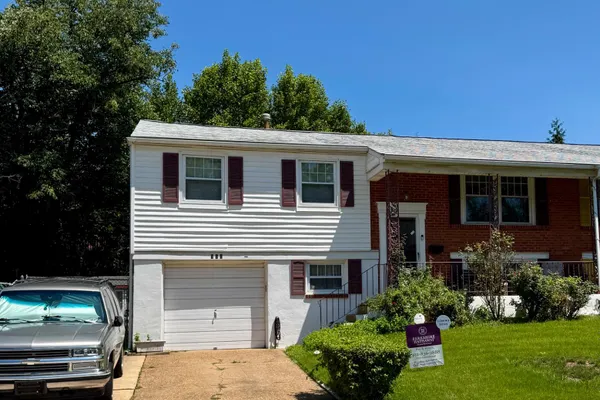 711 APPLETREE CT