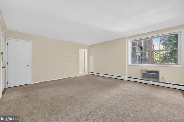 383 LAKESIDE RD 205