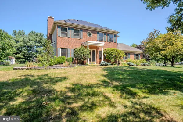 32 W KINCAID DR