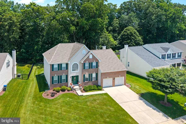 51 CREEKWOOD DR