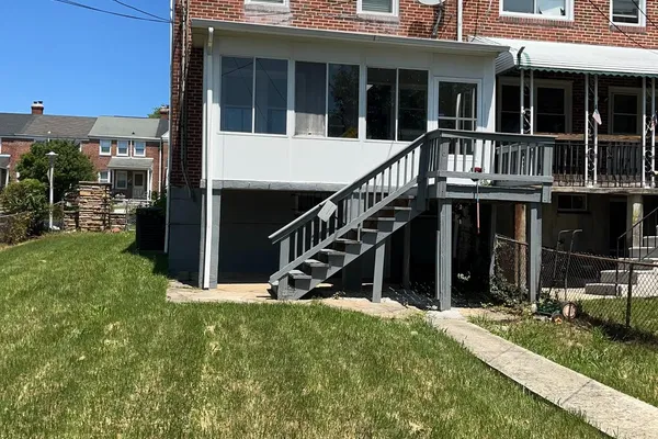 1217 COCHRAN AVE