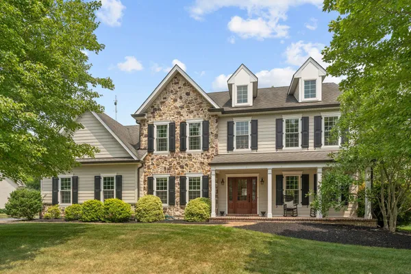 27 CAMERON CT