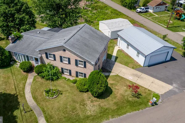 50 LINCOLN DR