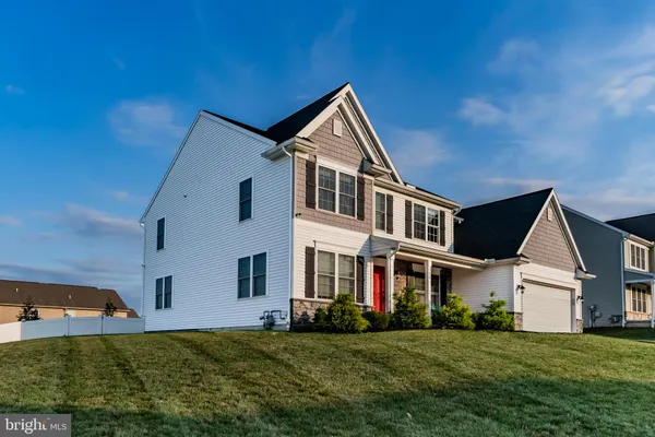 100 S MOUNTAIN DR